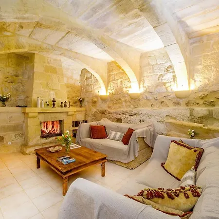 Dar Guz * Għarb